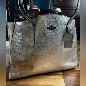 Coach tote Champagne beautiful condition leather